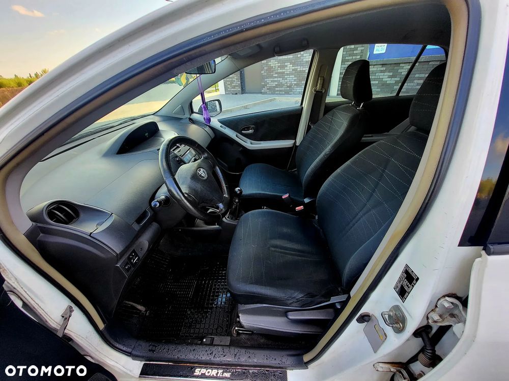 Toyota Yaris 1.0 Luna A/C - 10