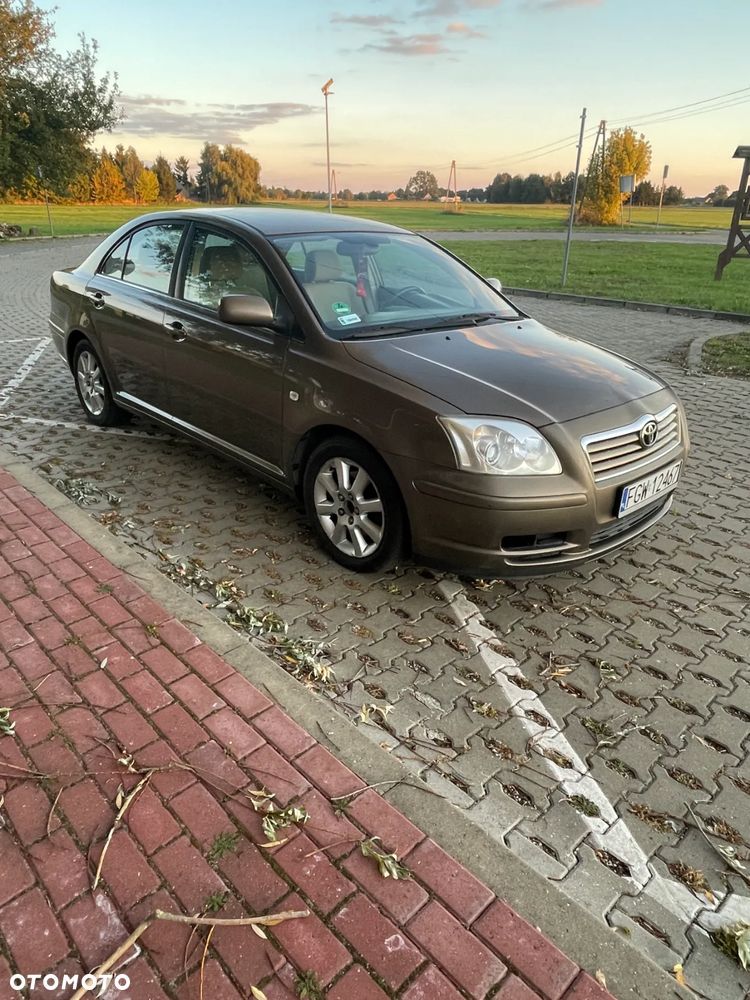 Toyota Avensis - 2