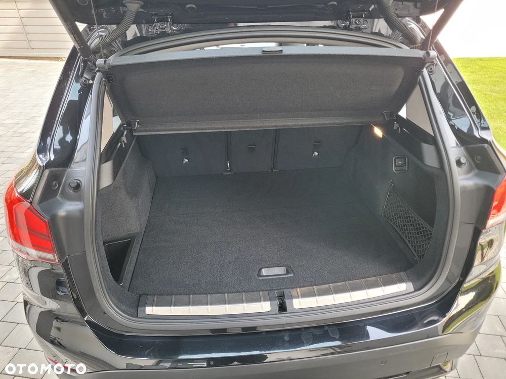 BMW X1 sDrive20i Sport Line - 12