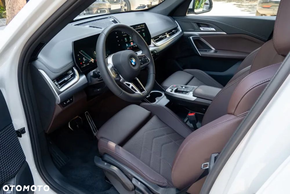BMW X1 sDrive20i mHEV - 15