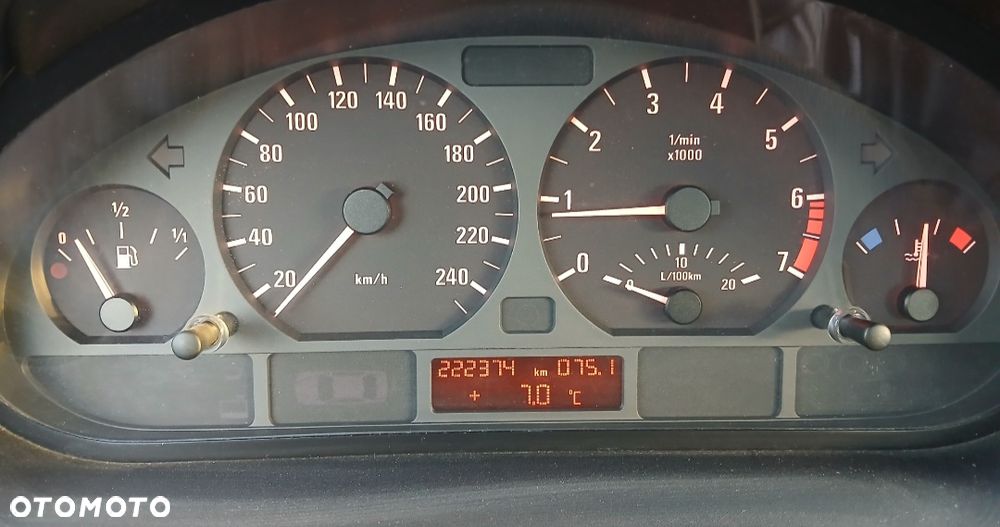 BMW Seria 3 318i - 12