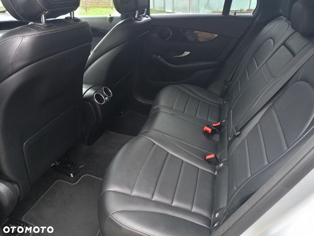 Mercedes-Benz GLC - 27