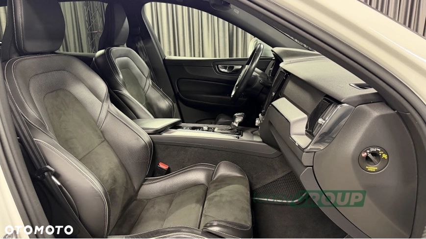 Volvo XC 60 D4 AWD Geartronic RDesign - 13