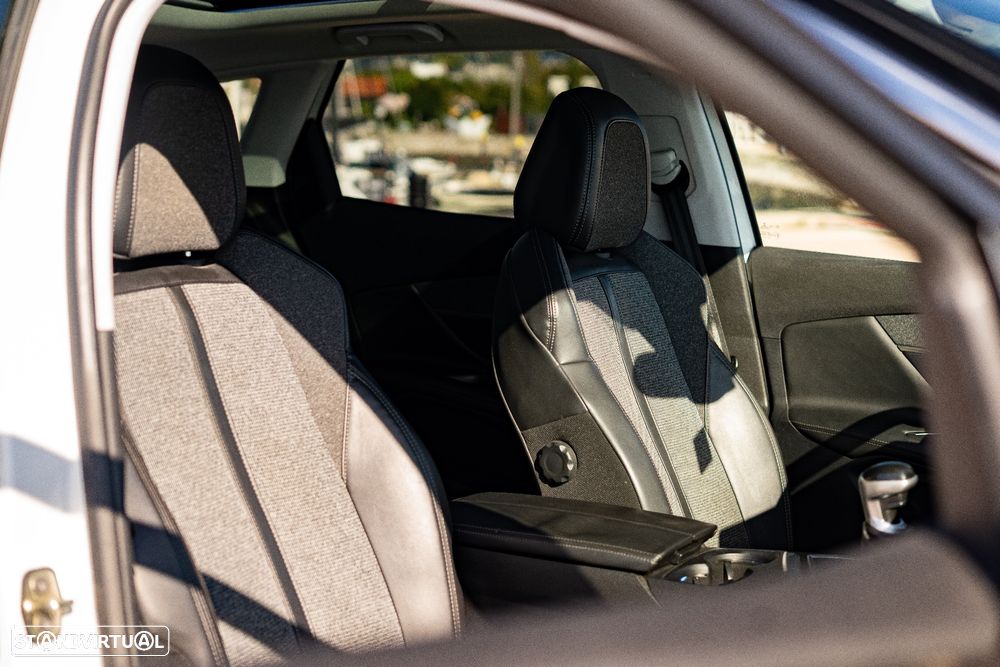 Peugeot 3008 PureTech 130 Stop & Start GPF Allure - 24