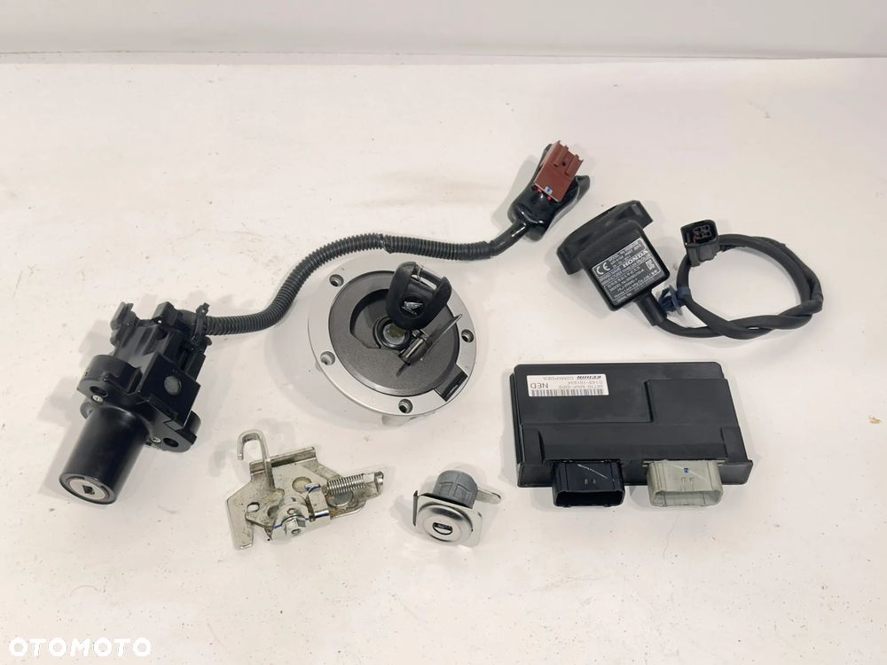 Stacyjka IMO Kpl  Honda CB 500 FA   19-23R  PC63 - 8