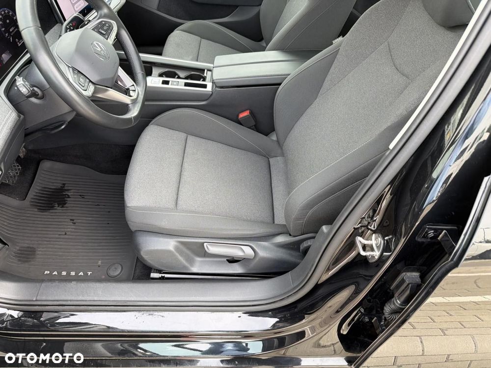 Volkswagen Passat - 16