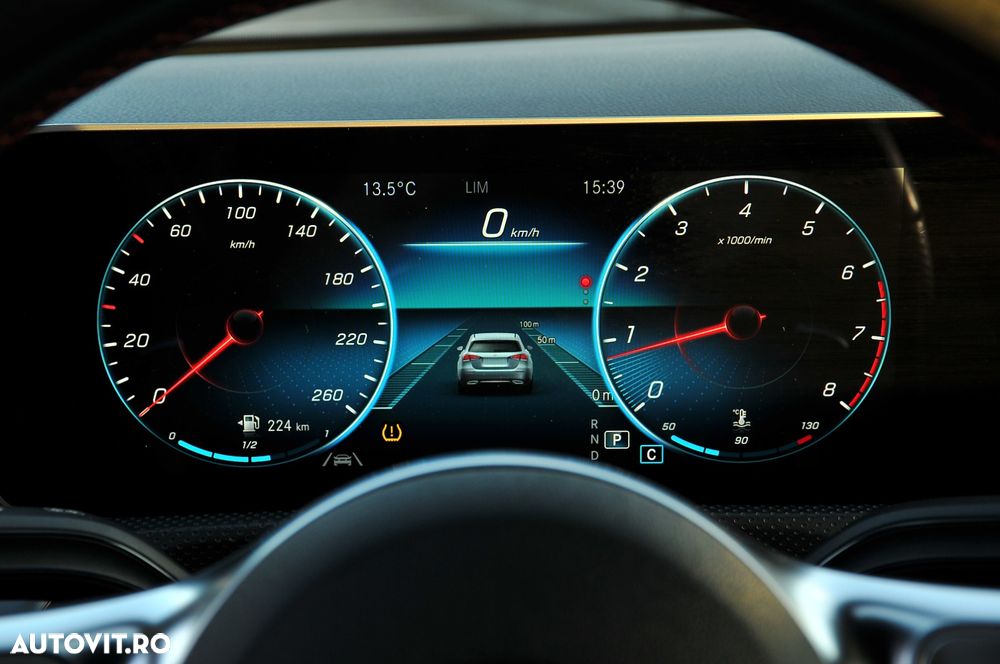 Mercedes-Benz CLA 180 Shooting Brake 7G-DCT AMG Line - 15