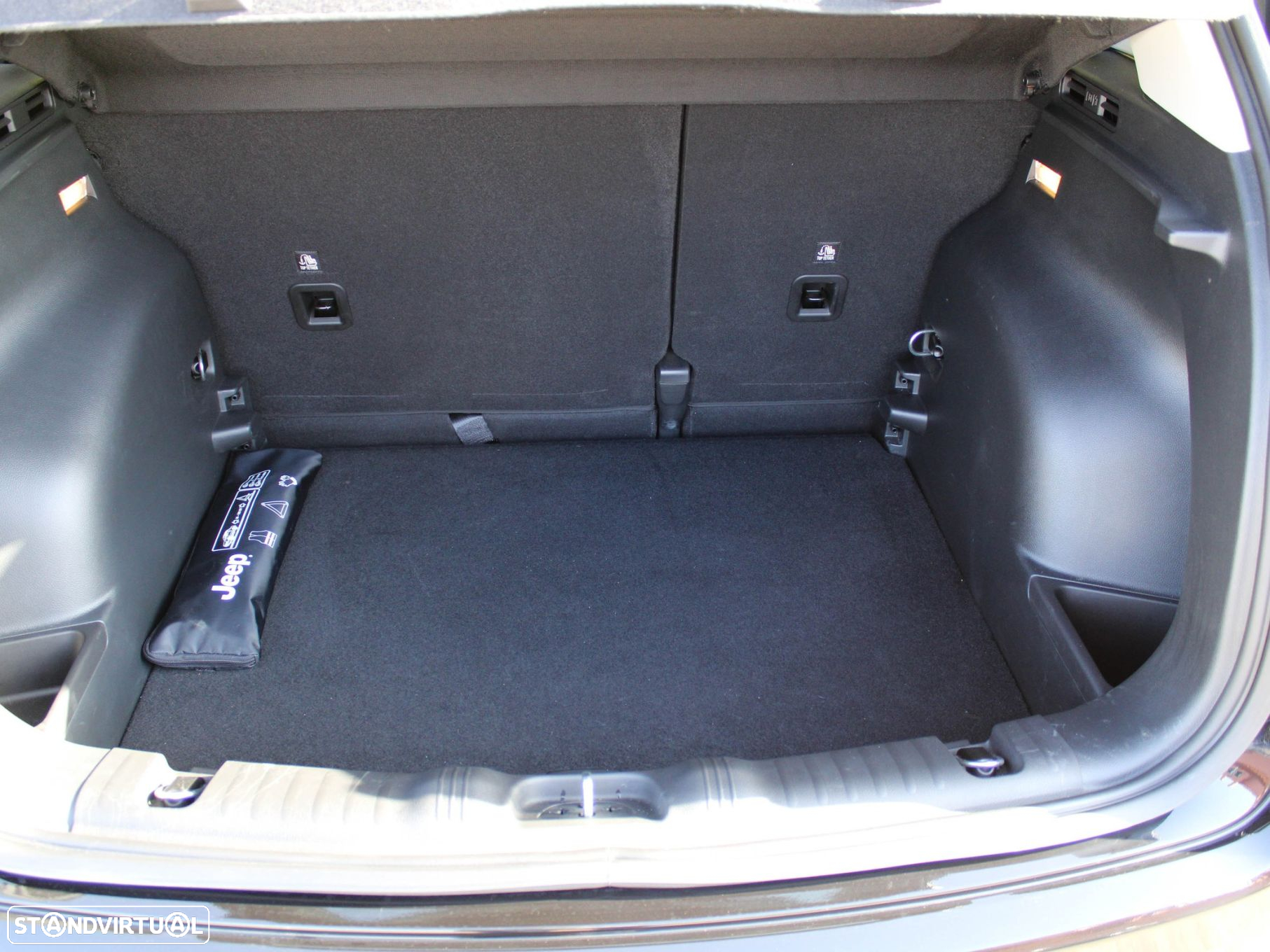 Jeep Compass 1.3 T Sport - 46