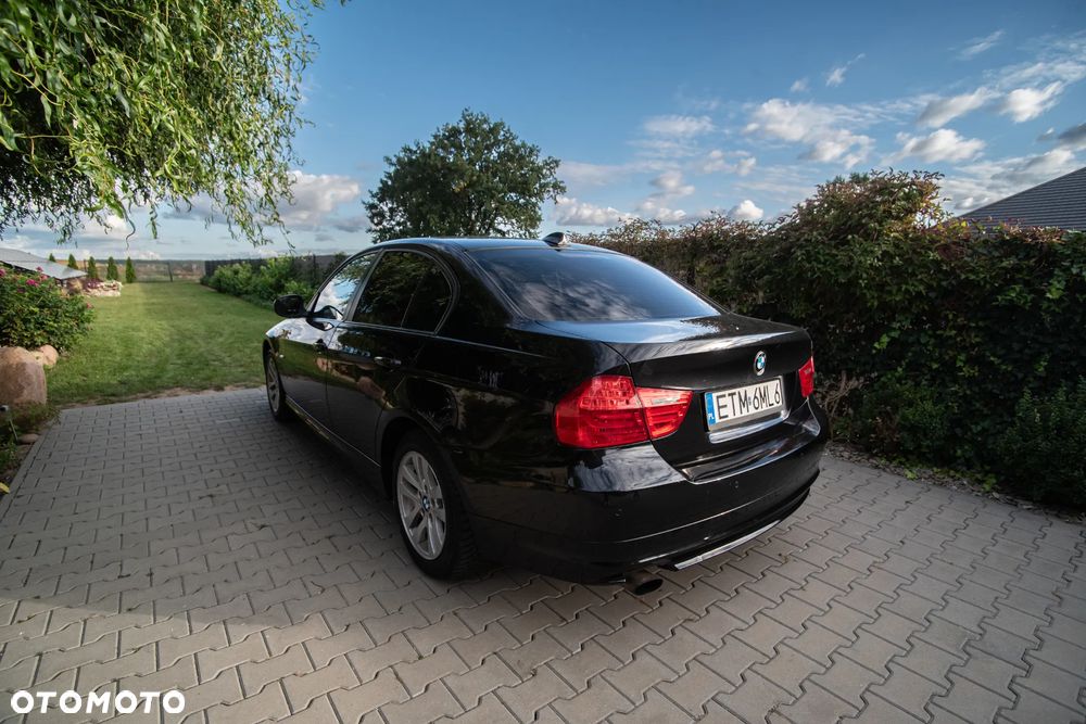 BMW Seria 3 318i - 11
