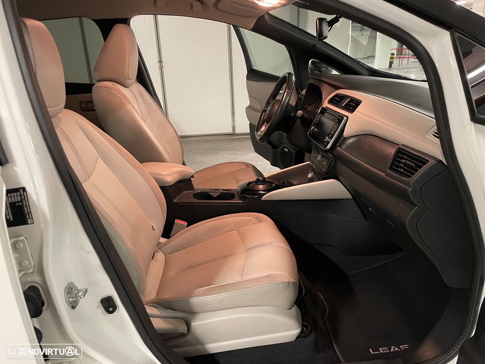 Nissan Leaf Tekna Two Tone+ProPilot Park - 26