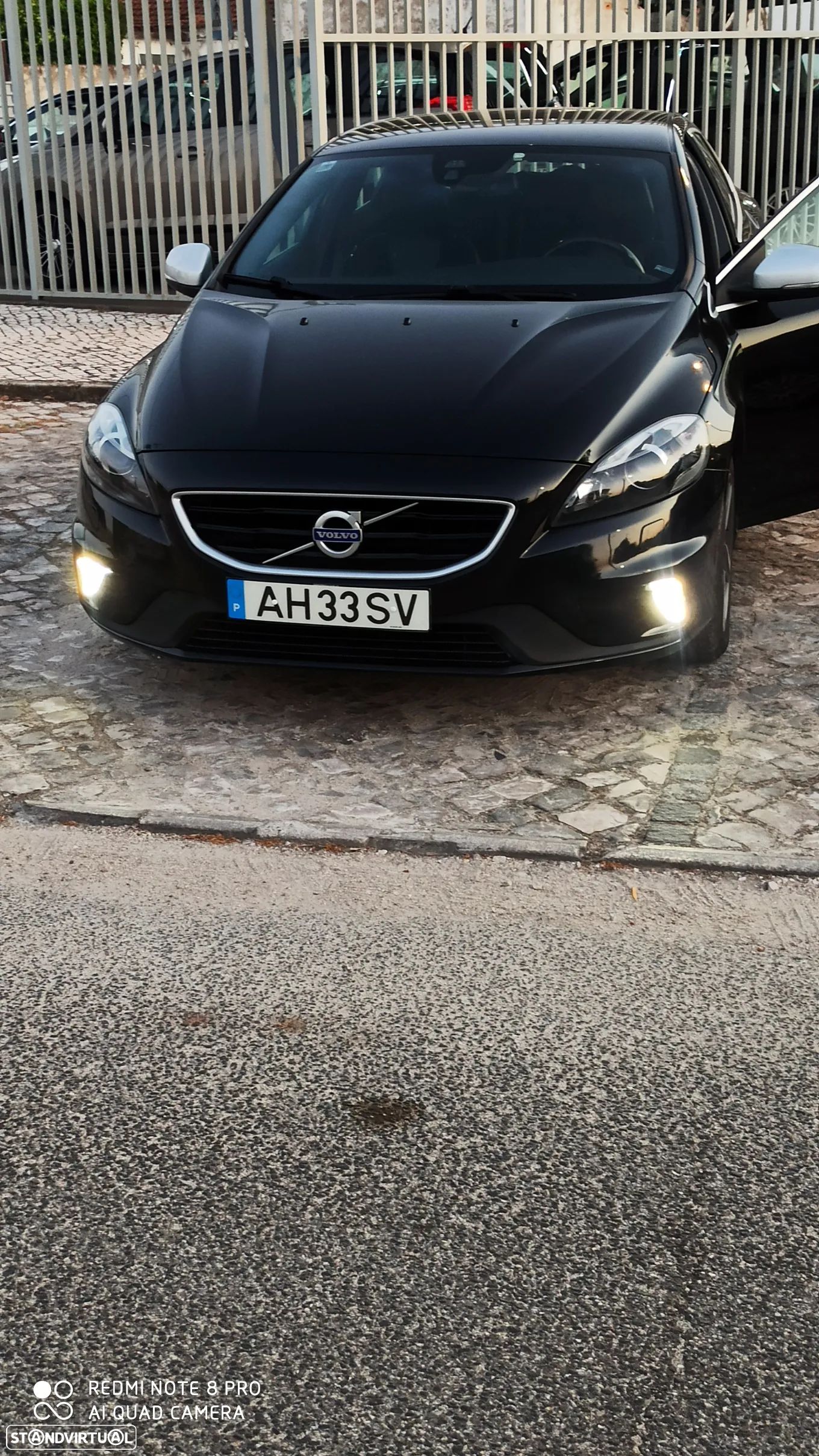 Volvo V40 2.0 D2 R-Design - 1