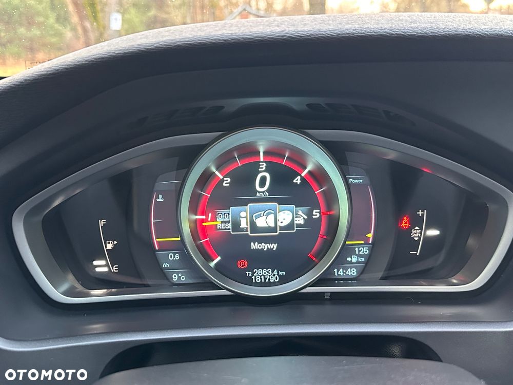 Volvo V40 D2 R Design - 31