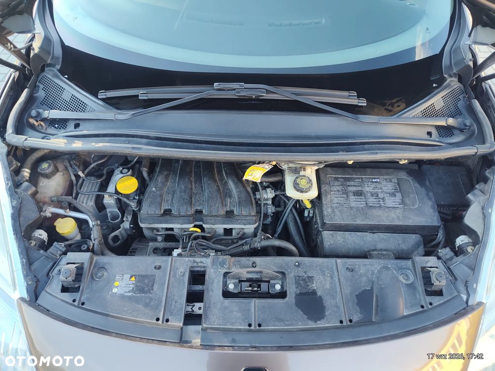 Renault Scenic 2.0 16V Privilege CVT - 26