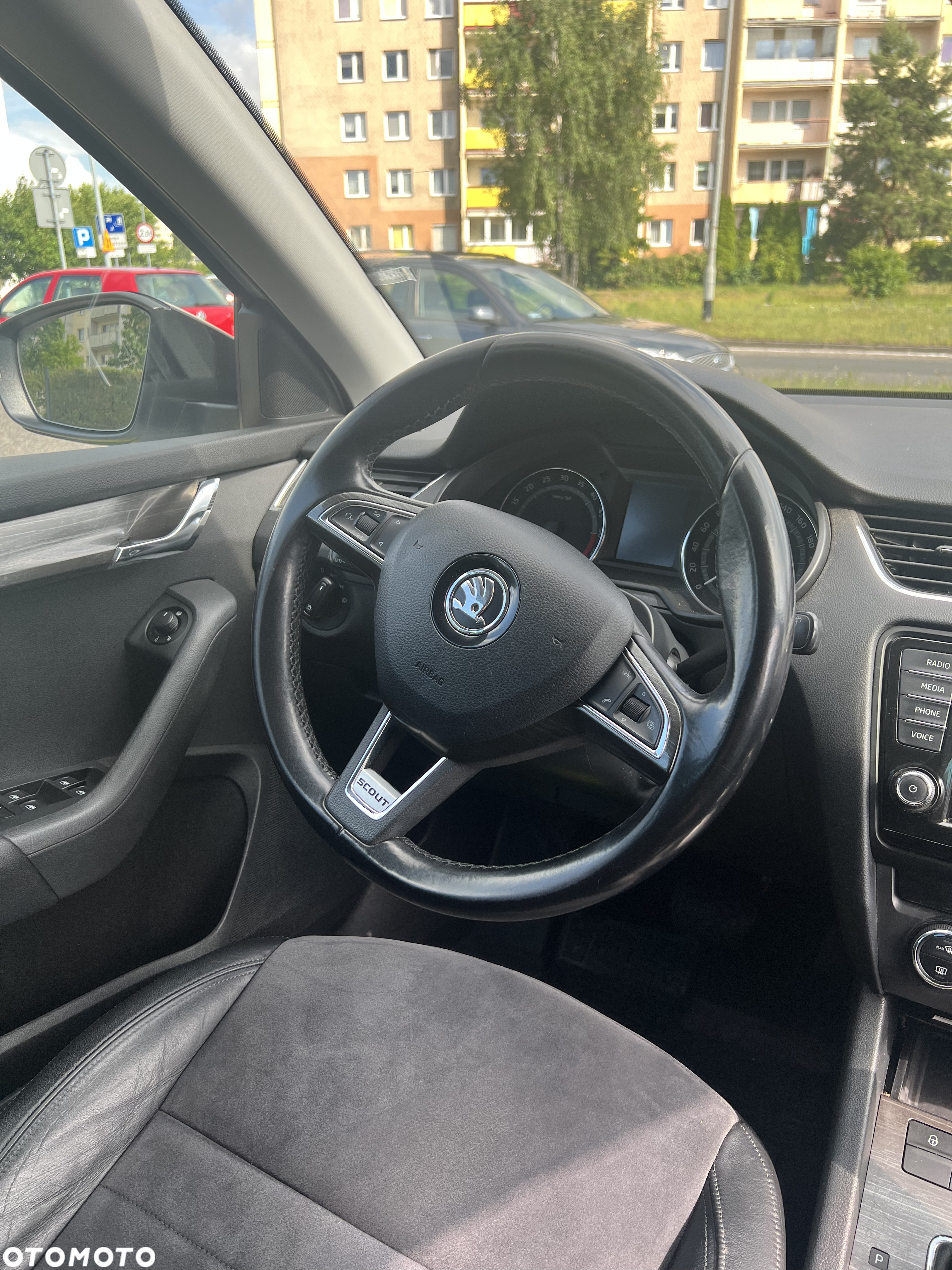 Skoda Octavia Scout 2.0 TDI 4x4 DSG - 23