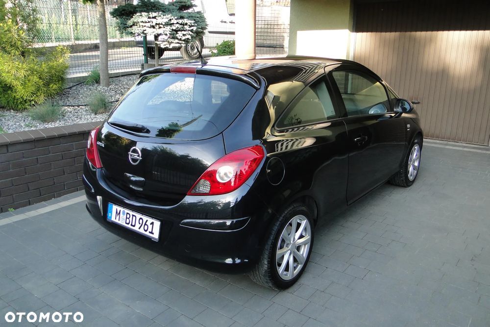 Opel Corsa 1.4 16V 150 Jahre - 4
