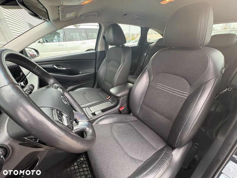 Hyundai i30 1.5 T-GDI 48V Executive DCT - 13