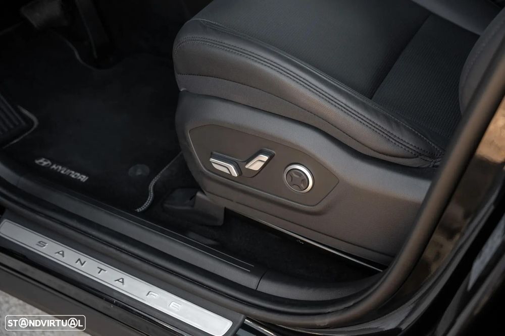 Hyundai Santa Fe 1.6 Plugin-Hybrid 4WD 7L Signature - 32