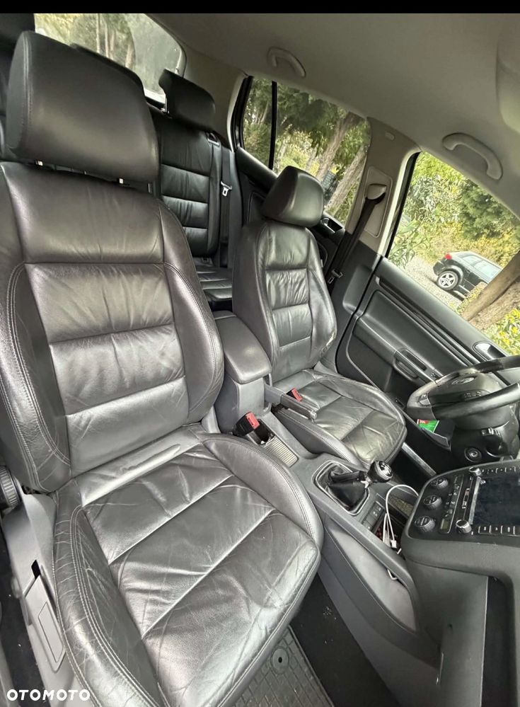 Volkswagen Golf - 8