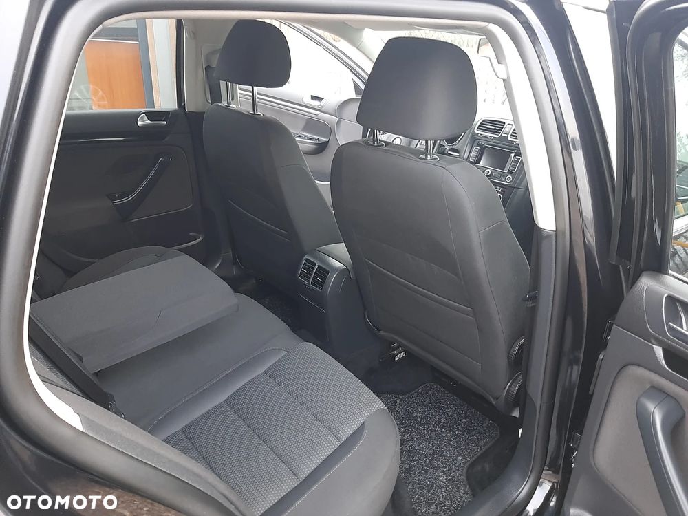 Volkswagen Golf 1.6 TDI DPF Highline - 16