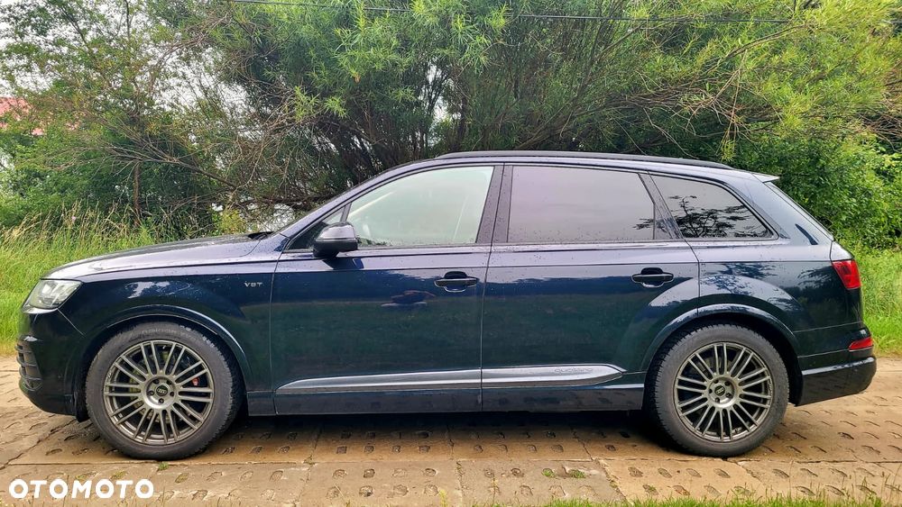 Audi SQ7 - 7