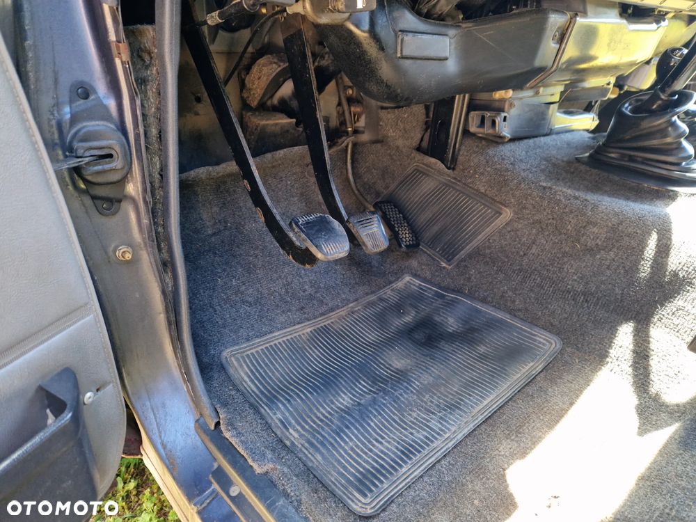 Toyota Land Cruiser LJ70 Turbo - 24