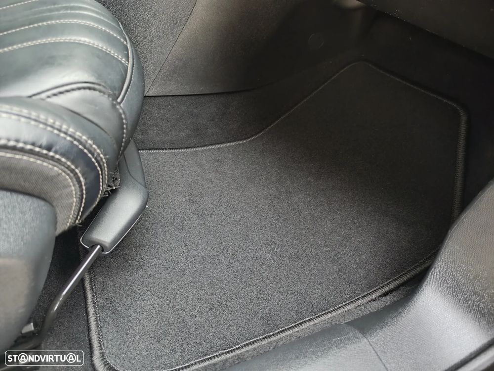 Peugeot 308 PureTech 130 EAT8 Allure - 26