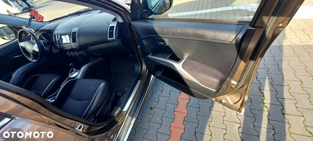 Mitsubishi Outlander 2.0 Intense + 2WD EU5 CVT - 7