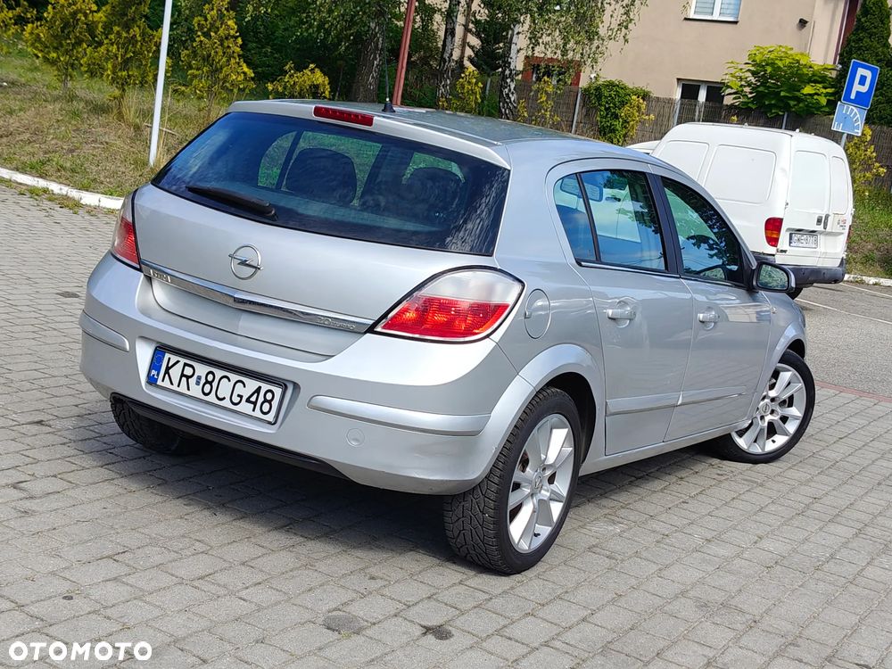 Opel Astra 2.0 T Cosmo - 2