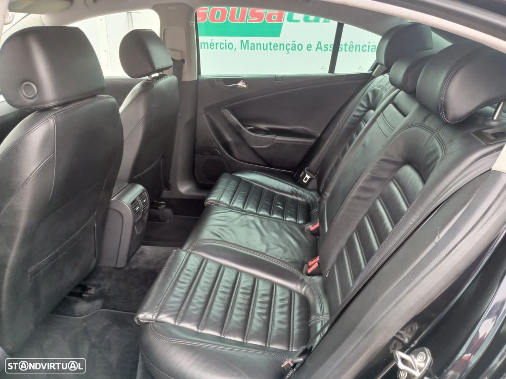 VW Passat 2.0 TDI Highline - 21