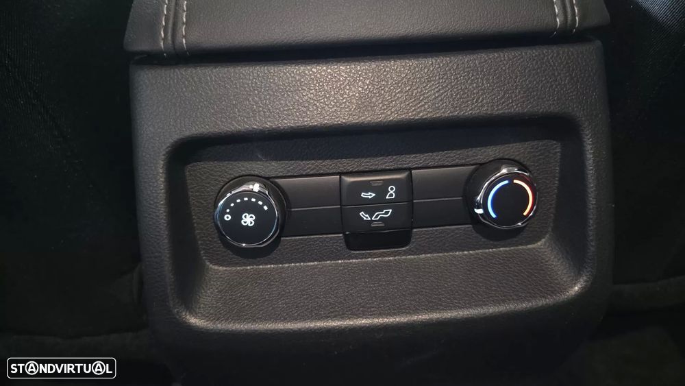 Ford S-Max 1.5 Eco Boost Start-Stopp TITANIUM - 30