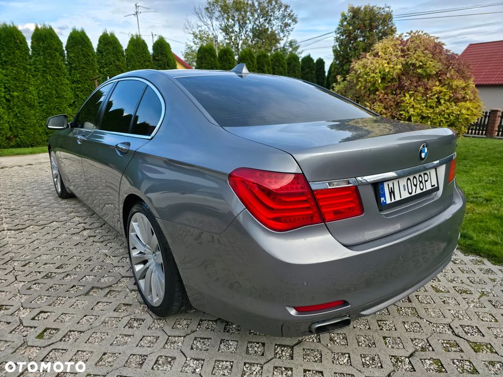 BMW Seria 7 740i - 6