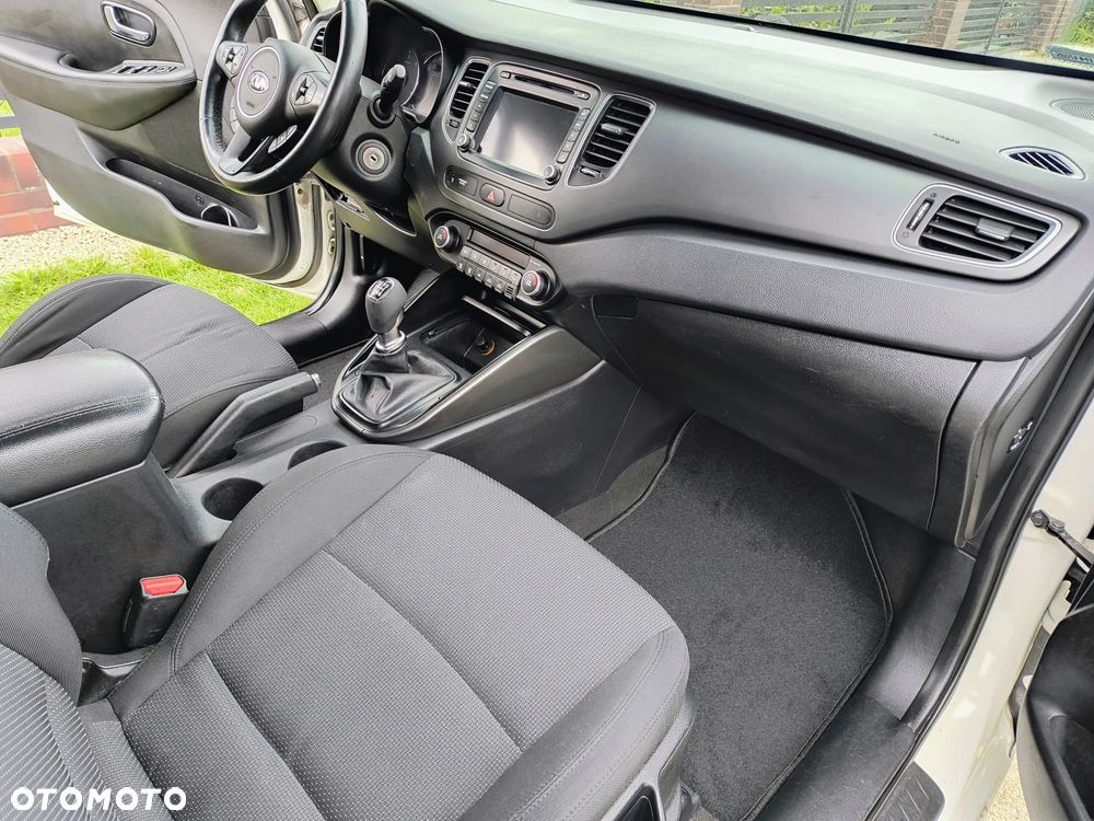 Kia Carens 1.7 CRDi 136 Dream Team Edition - 23