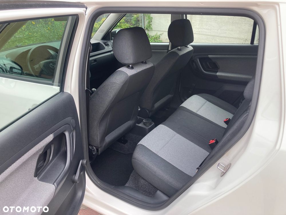 Skoda Fabia 1.2 HTP Active - 10