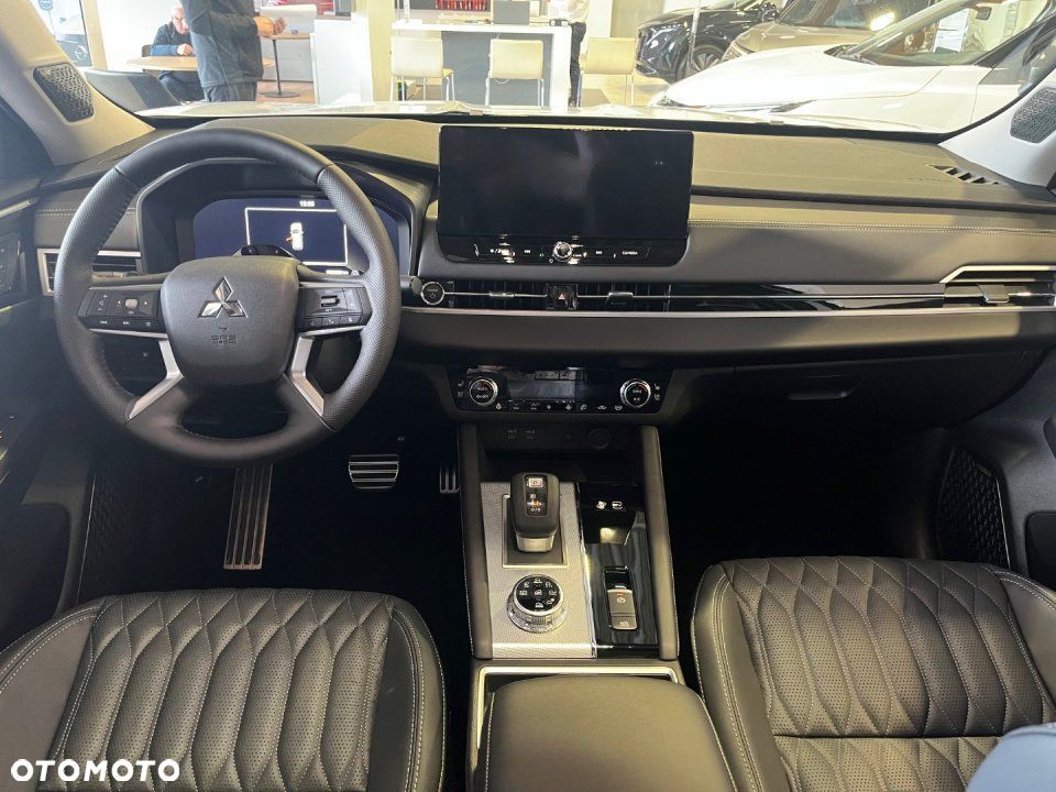 Mitsubishi Outlander - 7