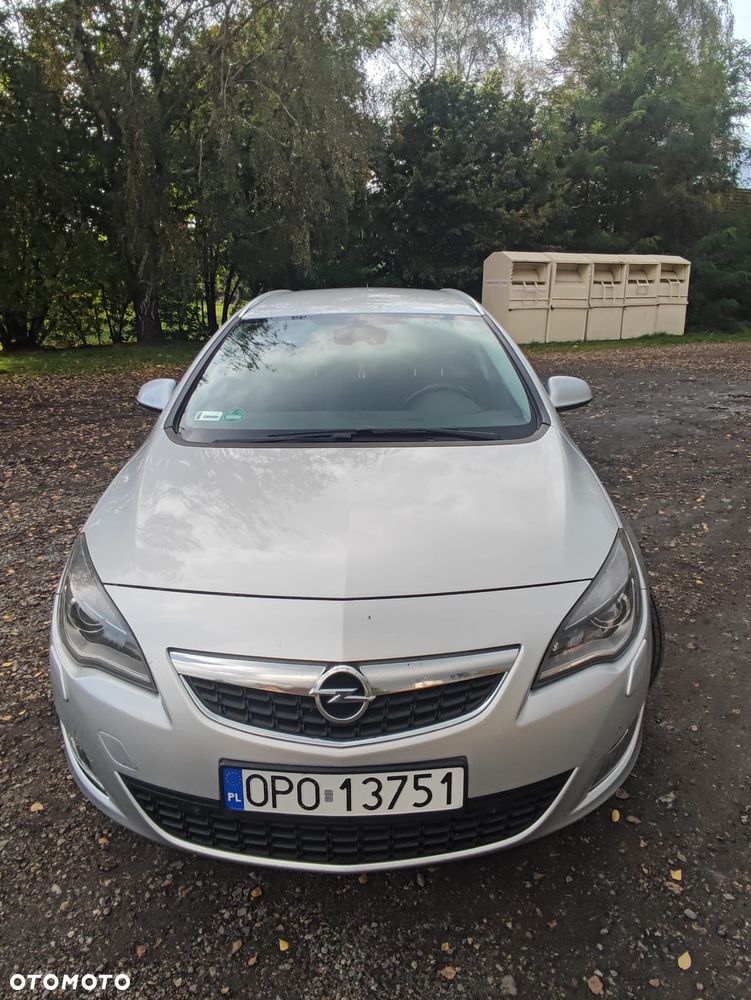 Opel Astra 2011 photo 4