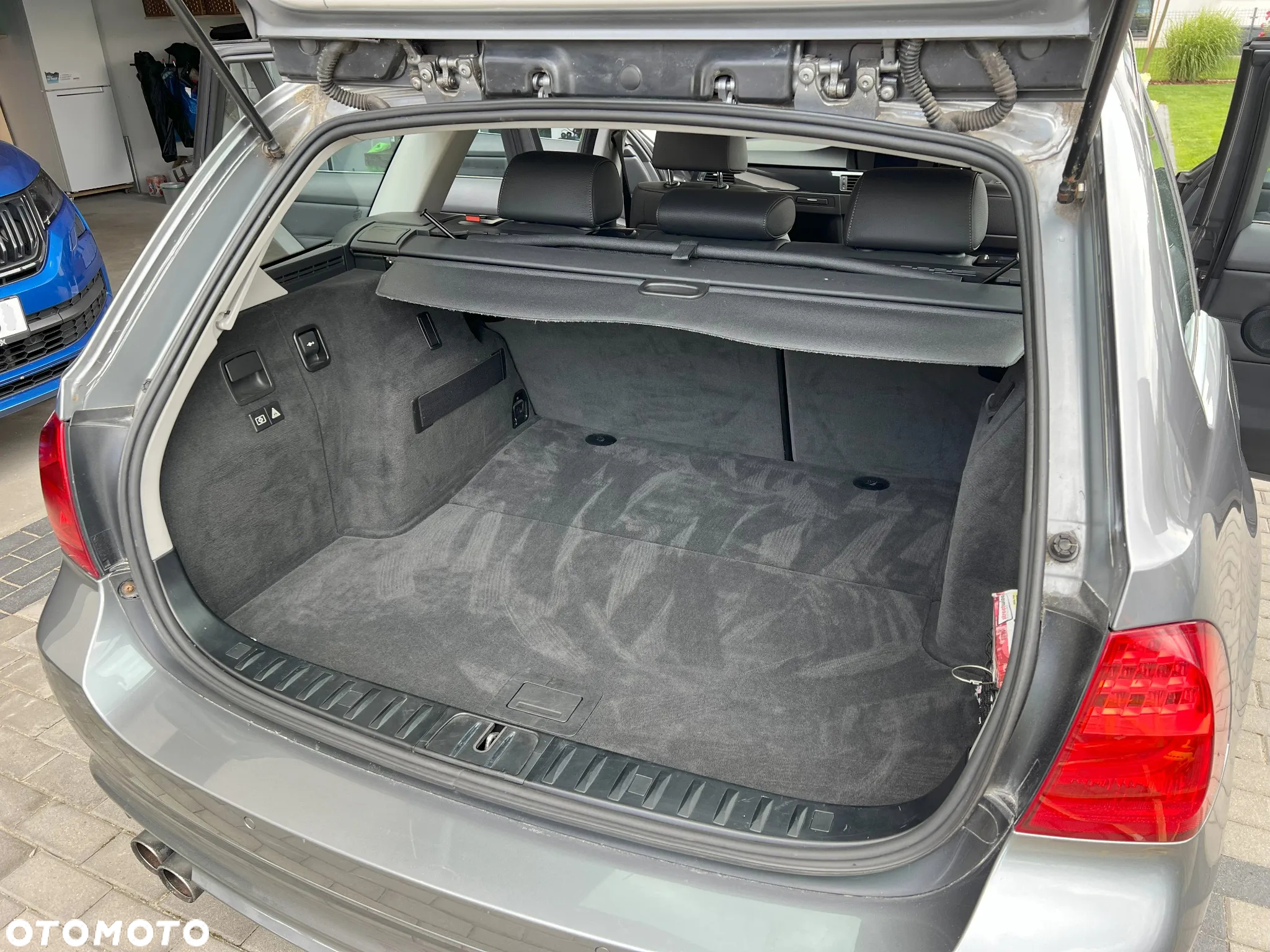 BMW Seria 3 325i Touring - 13