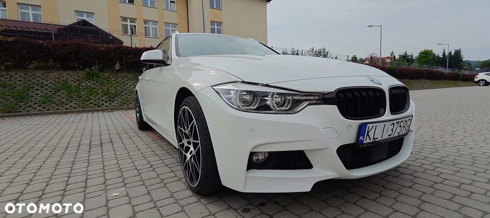 BMW Seria 3 330i xDrive Edition Luxury Line Purity - 1