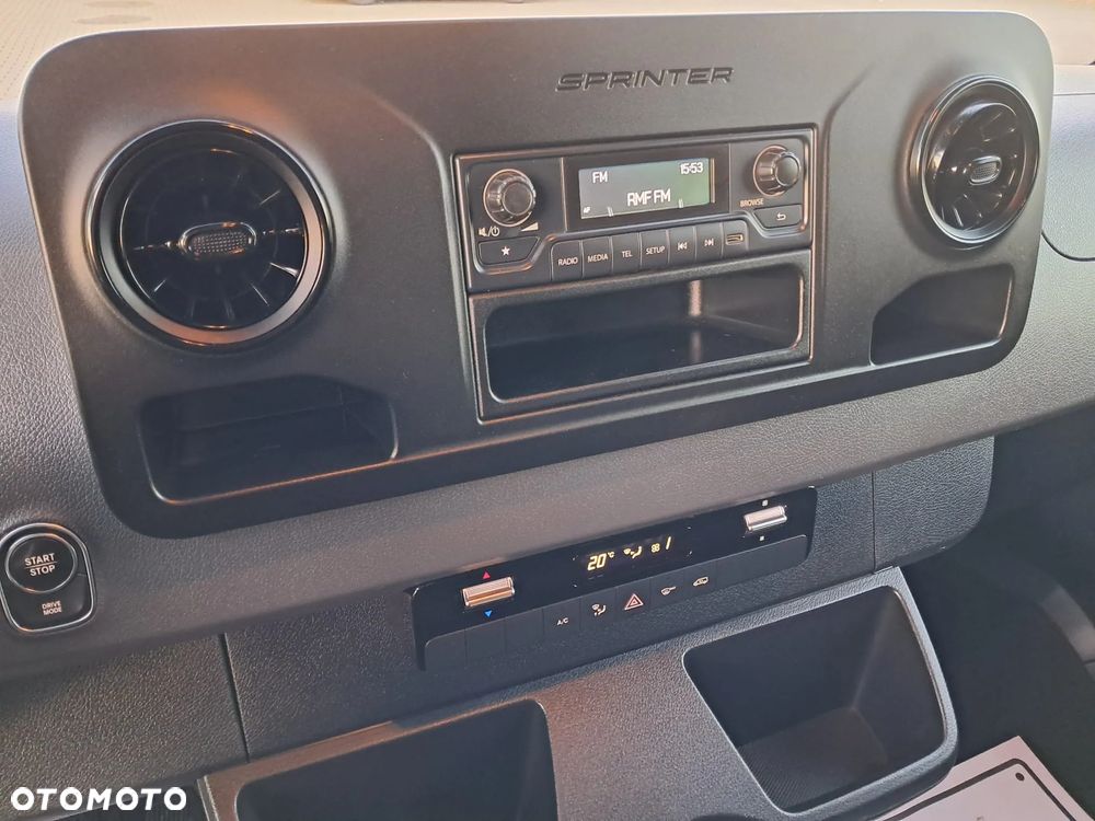 Mercedes-Benz eSprinter - 15