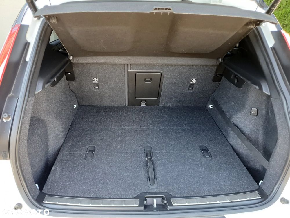 Volvo XC 40 - 23