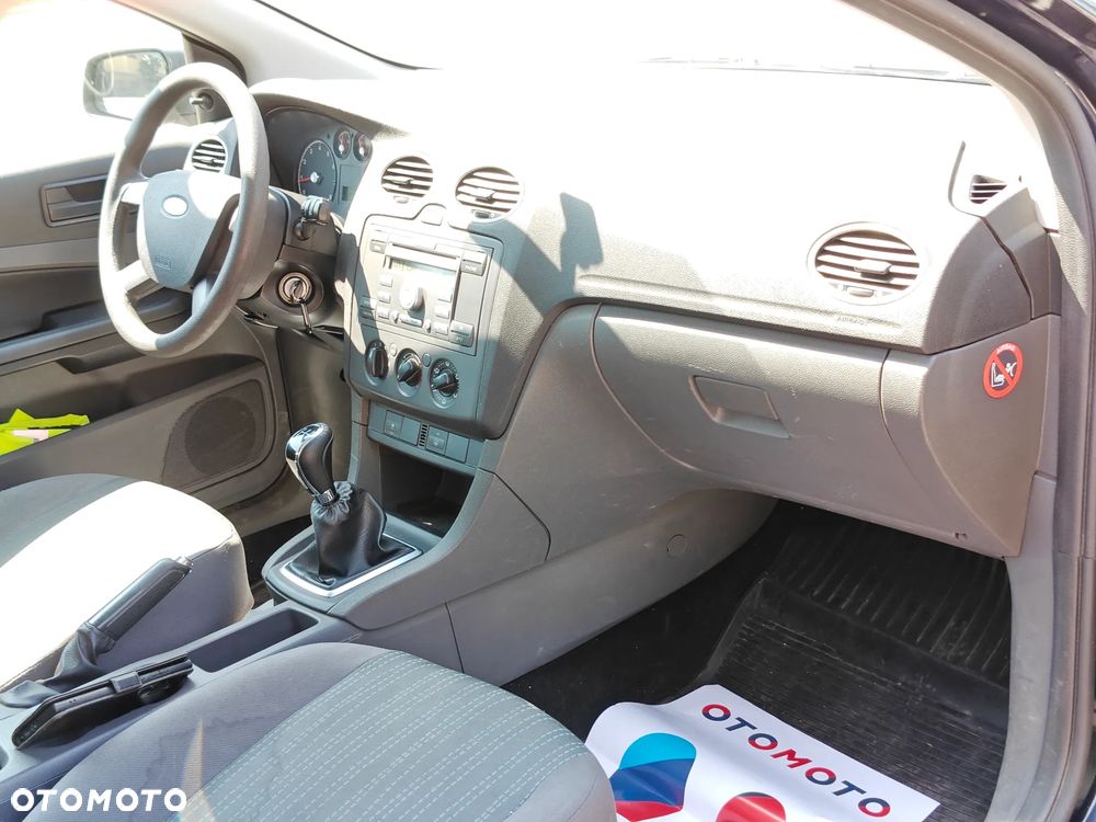 Ford Focus 1.4 Trend + - 18