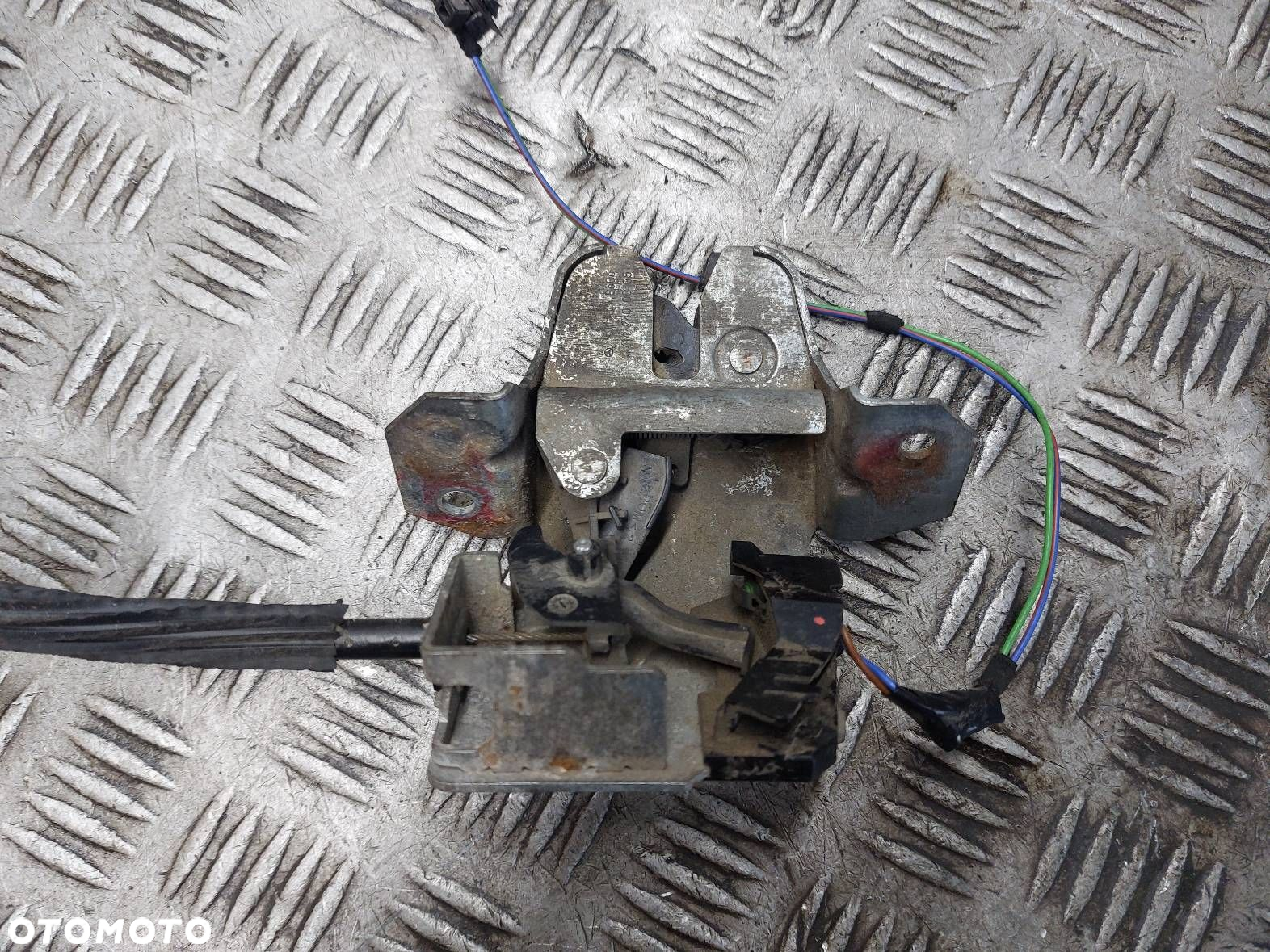 ZAMEK KLAPY BAGAŻNIKA MERCEDES VANEO W414 A4147400035 - 3