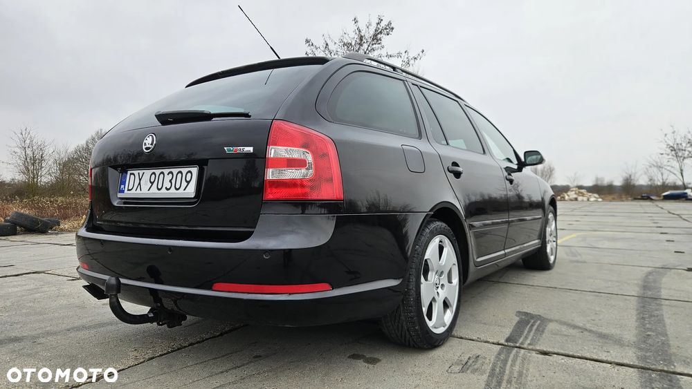 Skoda Octavia 2.0 TDI CR DPF RS - 23