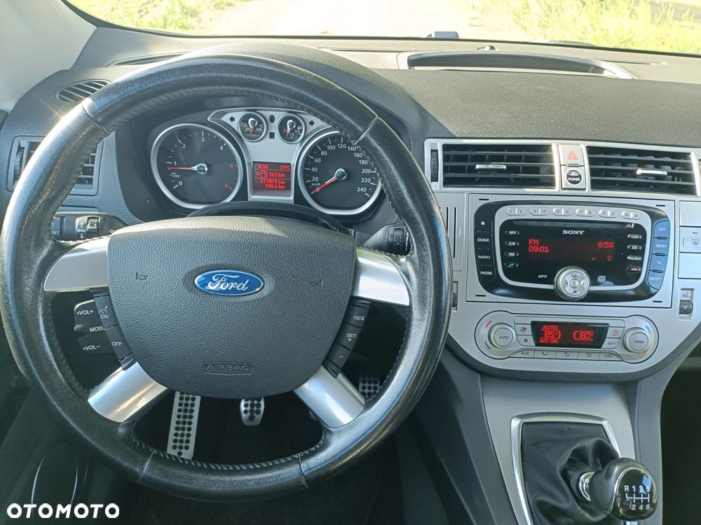 Ford Kuga 2.0 TDCi 4x4 Titanium - 7