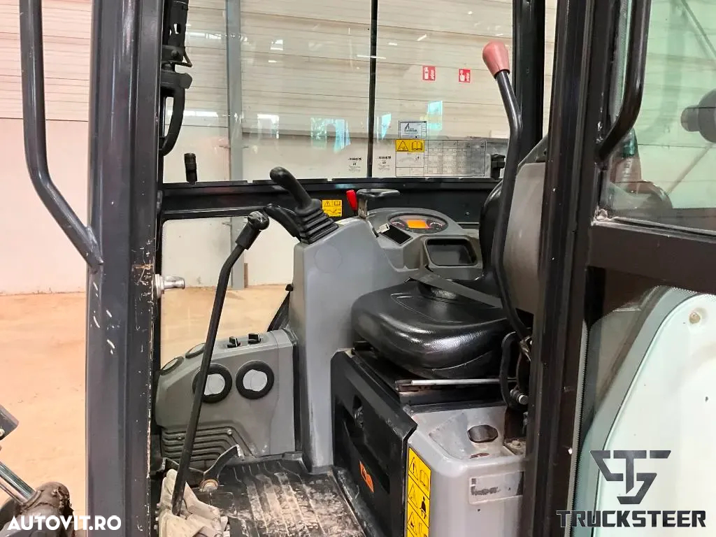 Bobcat E17 - 8