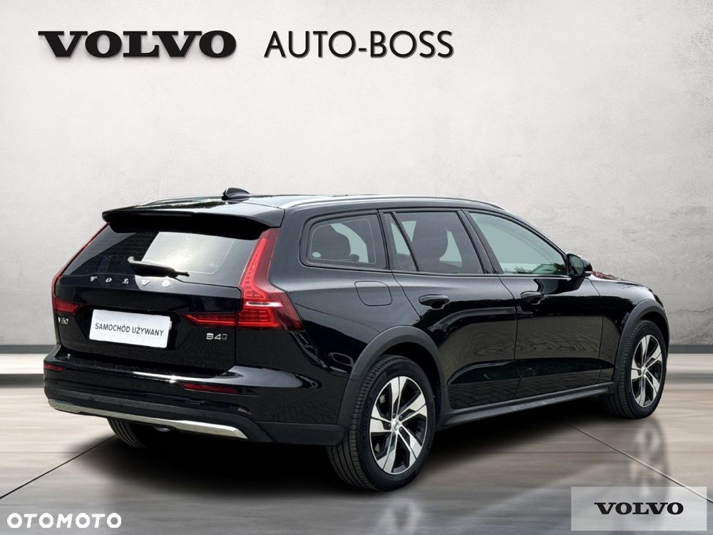 Volvo V60 Cross Country - 5