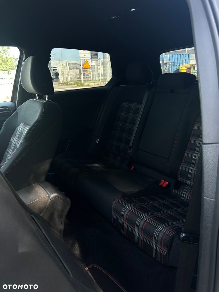 Volkswagen Golf 2.0 GTI - 27