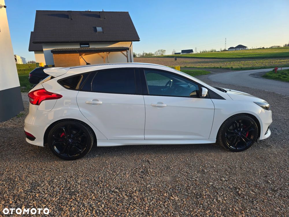 Ford Focus 2.0 EcoBoost ST mit Leder-Exclusiv-Paket - 12