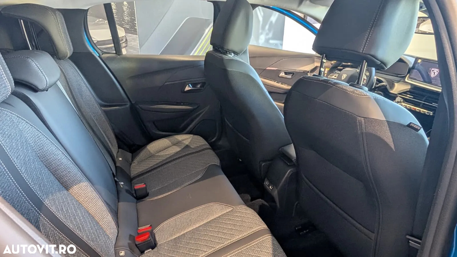 Peugeot 208 1.2L e-DCS6 MHEV Allure - 11