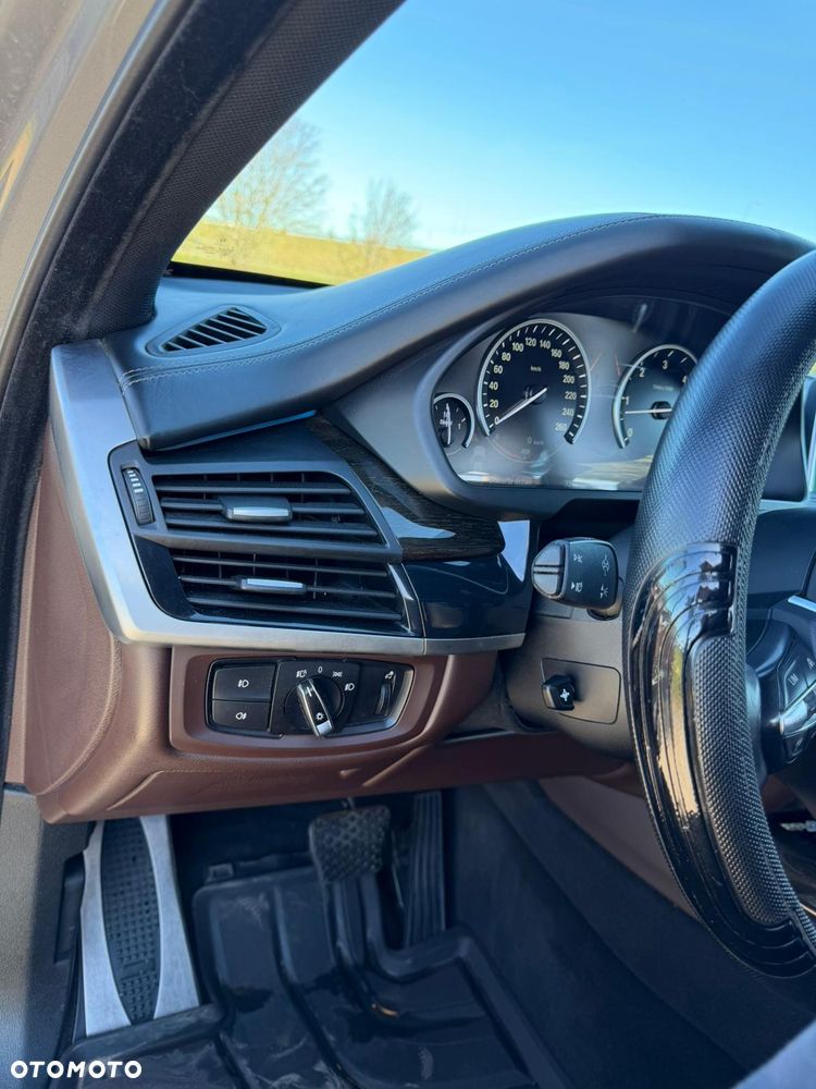 BMW X5 xDrive30d - 16