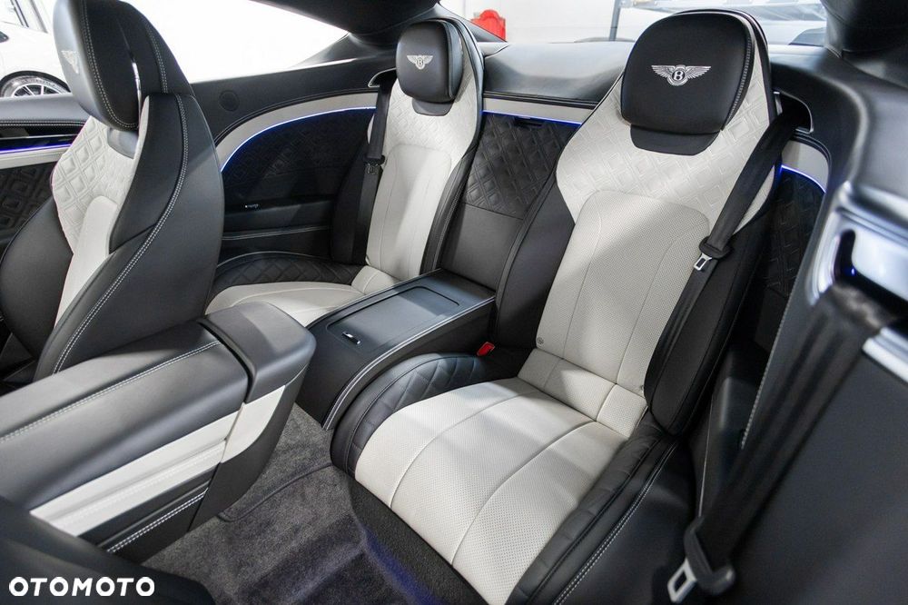 Bentley Continental GT Standard - 25
